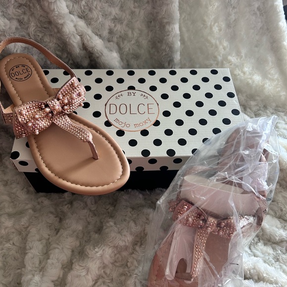 *New* in box sandals - Picture 7 of 8